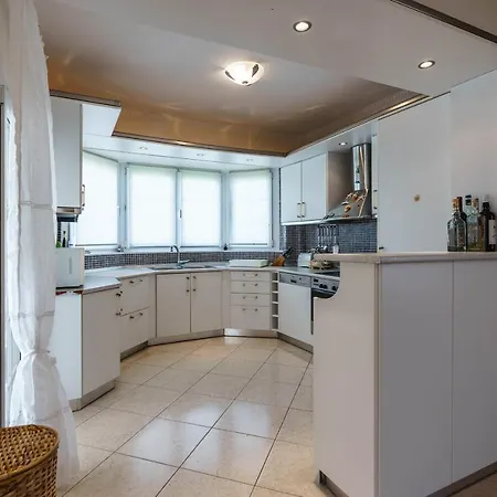 Charming Luxury For 16 People Villa *