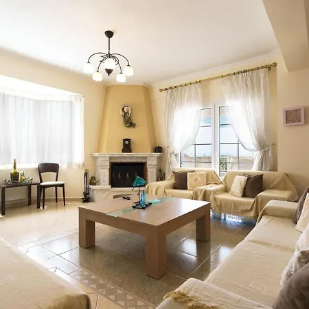 Charming Luxury For 16 People Villa