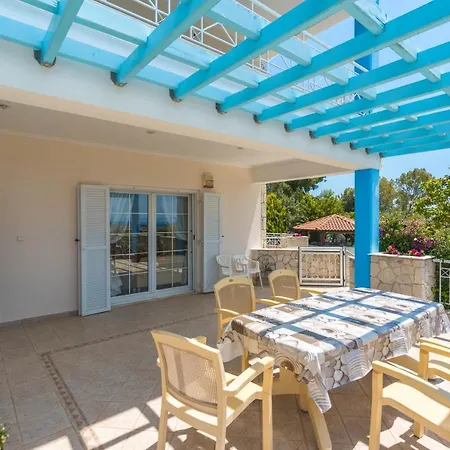 Charming Luxury For 16 People Villa